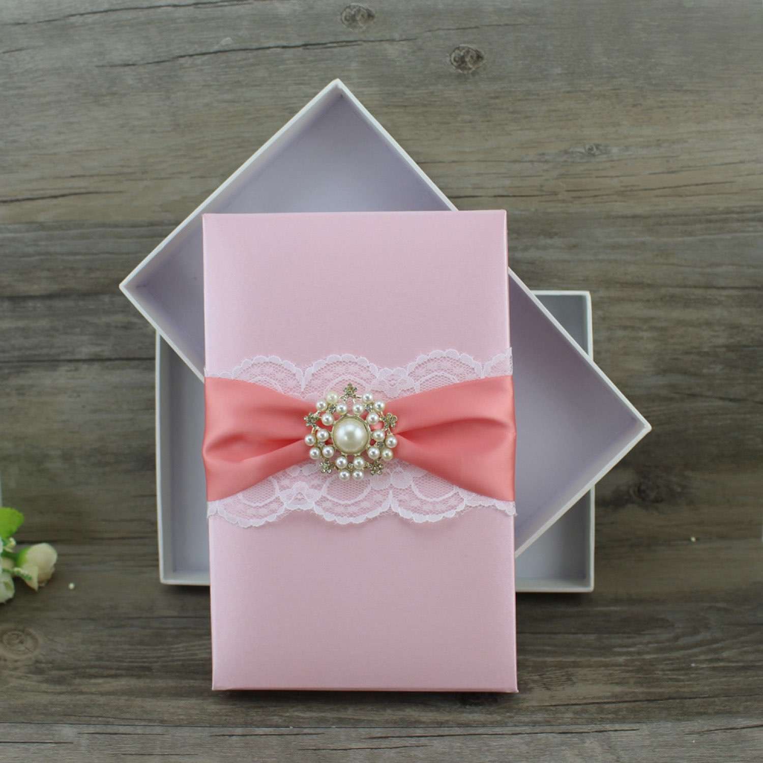 Cheap Silk Boxes Wedding Invitations Wholesale in Pink